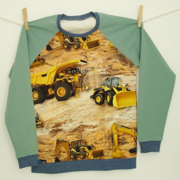 Shirt 134-140: Buldozers en graafmachines met mosgroen